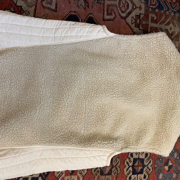 Patagonia Womens Oatmeal Cream Fleece Vest - Picture 5 of 8